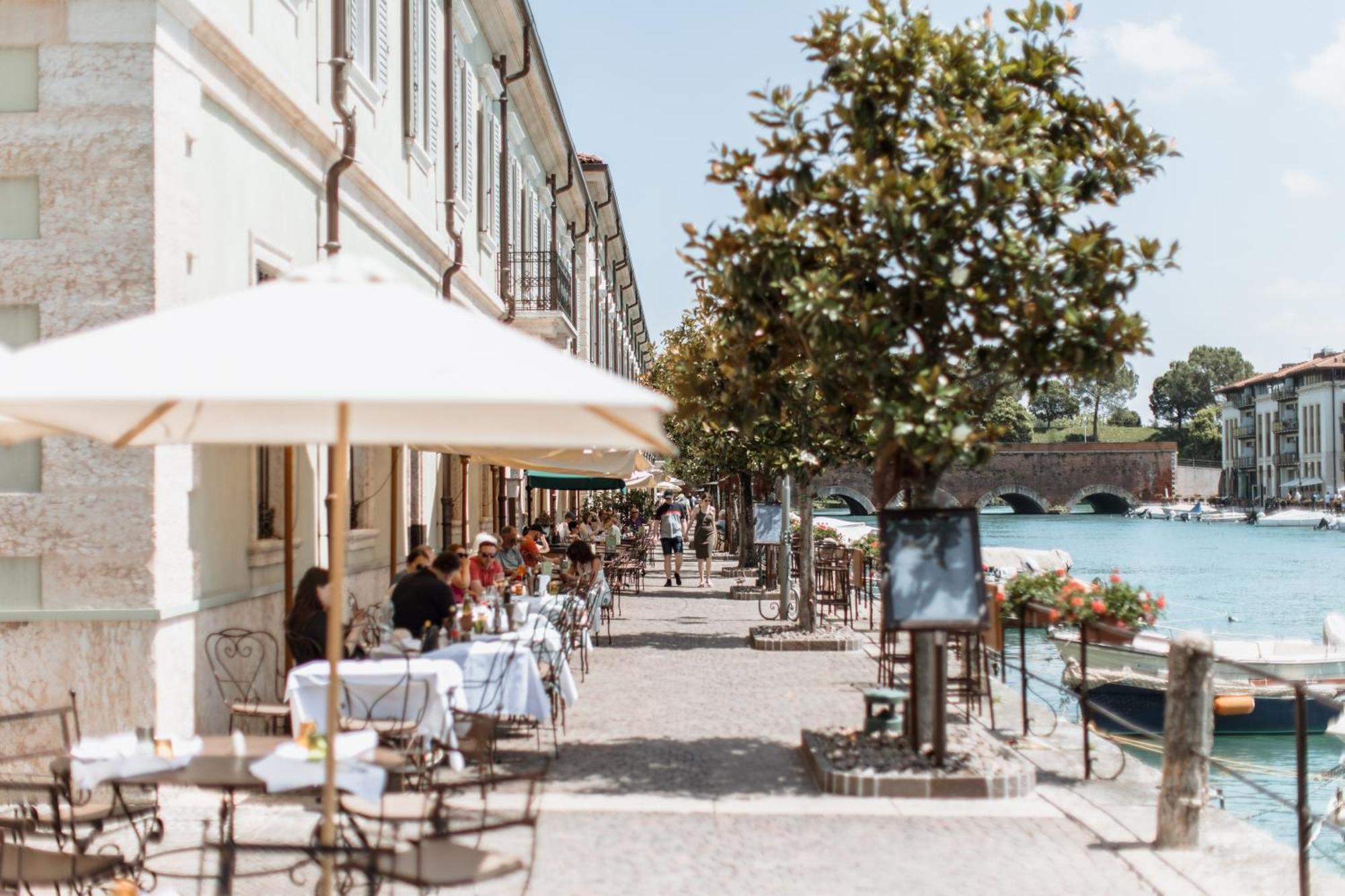 Pavillon Suite & Apartments Peschiera del Garda Esterno foto
